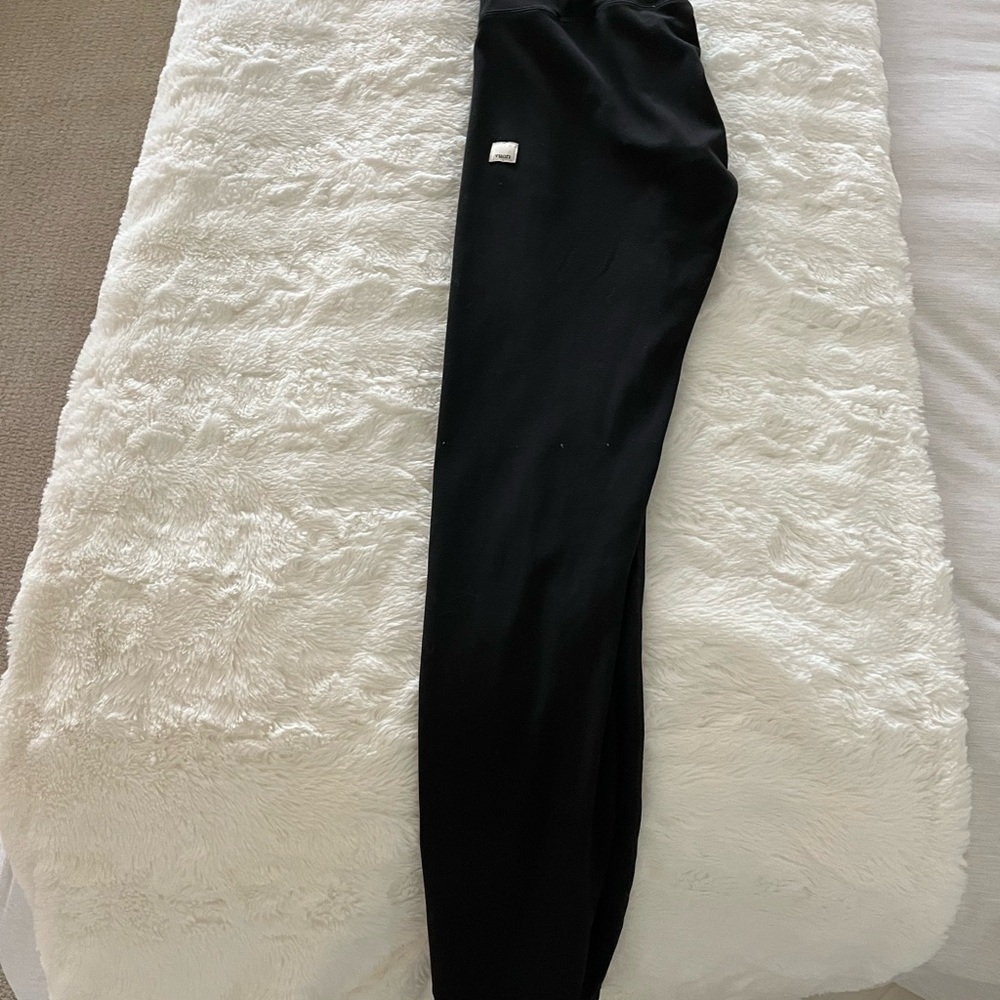 Vuori Black All the Feels leggings